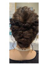 ルクール ヘアー プレジー(Le Coeur HAIR Plaisir) 編み込みシニヨン