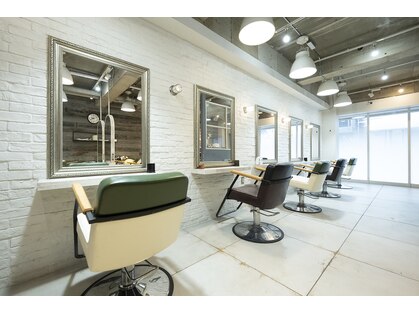 アーサス ヘアー デザイン 浦安店(Ursus hair Design by HEADLIGHT)の写真