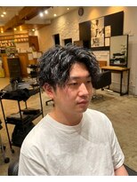 ジェットブラックキューサンロク(JET BLACK 936)&nbsp;縦落ちツイストスパイラルパーマ