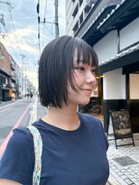 クルー(Creww KYOTO)&nbsp;顔周りにレイヤーで軽さのあるぱつっとボブ