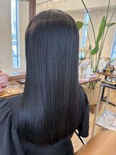 マインズシータ&nbsp;酸性ストレート&髪質改善トリートメントでツヤサラ髪