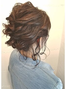 パリスパート2 編込みとツイストゆるふわヘアセット