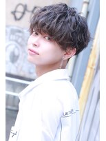 アドール(ADOR)&nbsp;刈り上げてツーブロでスパイラルパーマなら彼女必ずできる説