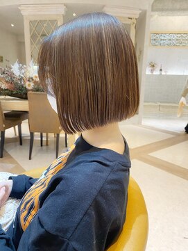 ロンドアリシア 金山(Lond Alexia) 【Lond Alexia】柴田知亜希 ぱつっとボブ アースカラー