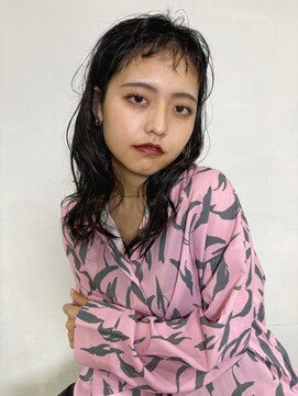 イル(ill) オン眉 パーマ コテ巻き ブリーチなし ロング 大須