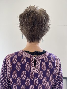 ヒュー(HUE) ショートパーマ◎