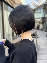 ミィ 表参道(mee.) 黒髪/ボブウルフ/ネビージュ/小顔/ワンレン/髪質改善/前髪