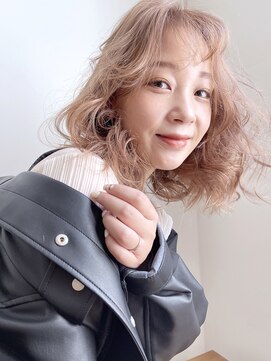 シオン(shion) 似合わせカットウェーブミディアムマロンベージュ_68897