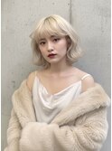 ハイブロンド　フェザーバング　外はねボブ