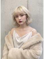 ドロシー(dorothy) ハイブロンド フェザーバング 外はねボブ
