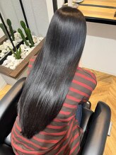 お客様の髪にしっかり向き合う為の“マンツーマン施術”