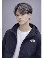 ヘアールーム アート(hair room a to by NYNY)&nbsp;白髪ぼかしバレイヤージュ×フェザーパーマ