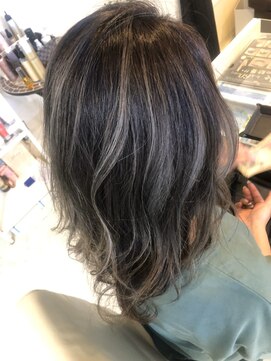 ヘアコンセプト マスト(Hair Concept MAST) ハイグレージュ白髪ぼかしハイライト