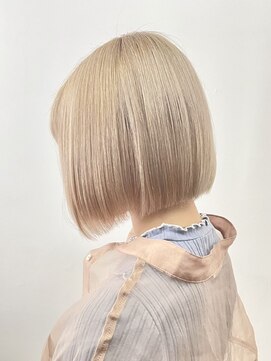 ブロッサム 朝霞台店(Blossom) ペールベージュ ブリーチ2回(追いブリーチ込)+オンカラー