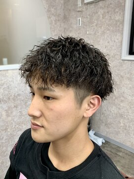 ヘアサロン シュウ 【戸田公園5分/メンズバーバー】王道ツイストスパイラルパーマ