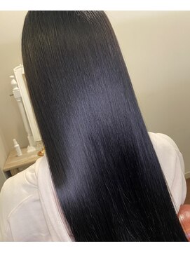 アリュックス 国立(ALUX) 潤いたっぷりのツヤストレート