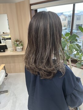 メロウ(mellow) 白髪ぼかしハイライト×シルバー