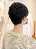 ナチュラルな雰囲気の、大人のセンターパート