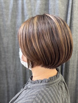 白髪ぼかし/ショートボブ