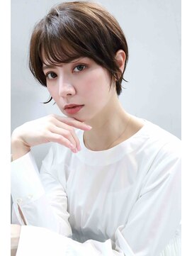 大人女性に似合う、やわらかショートスタイル