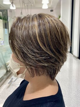 イメージア ボーノ相模大野店(IMAGE-A) 【相模大野カラー】白髪ぼかしハイライトショート