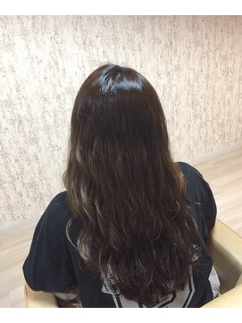 レヴィア 神栖店(revia) 艶感のある巻き髪風ロングスタイル