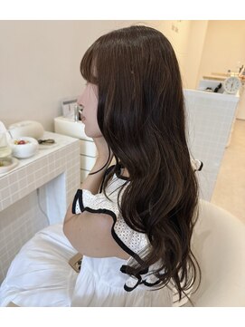 ファミーユプラス(famiiyu+) オリーブグレージュ  グレージュ  赤み消しカラー