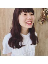 ツイギー 伊賀上ビル店(TWiGGY)&nbsp;赤毛が可愛い、カジュアルミディ。シースルーな前髪。
