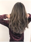 《LOVEST甲村》ハイライトで作るアッシュグレーカラー