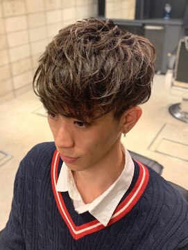 フランクスバーバー アンド ビアークラブ(FRANK'S BARBER and BEER CLUB) くせ毛風パーマショートレイヤーソフトツーブロックテクノr