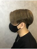 センターパート×ハイトーンカラー