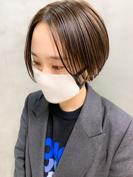 テトヘアー(teto hair) スリークショート、オリーブベージュ、センターパート