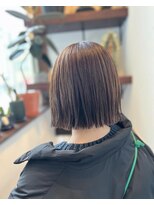 サーティーン(THIRTEEN)&nbsp;オシャレ切りっぱなしボブ　(30代)