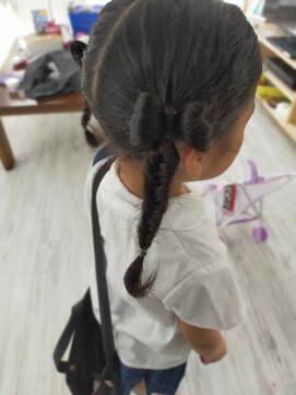 ウイ(Ui) ツインテール＋リボン