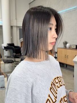 ユーラボラトリー(U LABORATORY) プリンが目立たないブリーチ/ぱつっとボブと相性◎【群馬/太田】