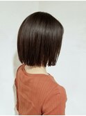 大人可愛い秋色ショート暗めマロンベージュ切りっぱなしボブ