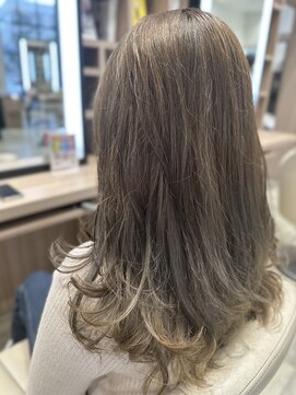 ディーボーイ 健軍店(D-BOY) ベージュ/ブリーチ