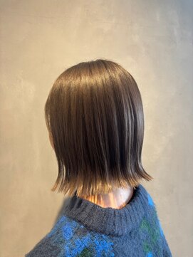 エスケープ トゥ ボナ(ESCAPE to bona.) シンプル×コンパクトボブ　オリーブベージュ