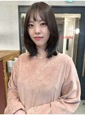 顔周りカット 艶感 ミディアムレイヤー ブラウンアッシュ 20代