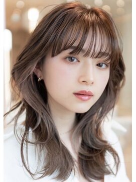ココラー(COCOlar) レイヤーカットとイヤリングカラー