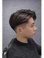 ワンワンオー バーバーショップ 長浜店(@110 BARBER SHOP) 【王道モテ髪】毛流れで魅せる。センターパート×大人フェード