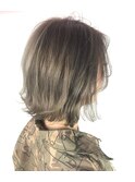 外国人風×マットグレージュ外ハネボブ　アッシュブラウン