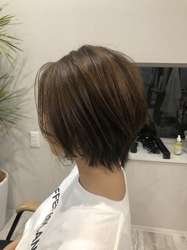 シキ(C key) ショートボブ