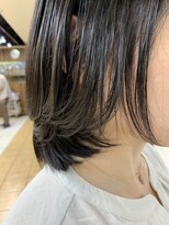 クオリス 上板橋店(QUALIS) フェイスレイヤー 前上がりミディアムストレート 小顔/ツヤ髪