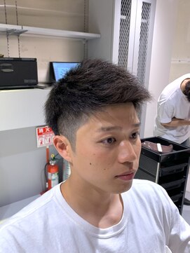 フランクスバーバーザスタンド(Frank’s barber the stand) スペインカール/スパイキーショート/フェザーパーマ/飯田橋F