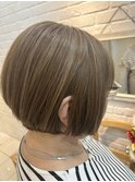 白髪ぼかしハイライト×まとまるボブ¥14400~