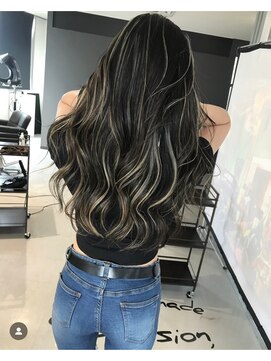 キング 梅田(K!ng) ホワイトハイライト