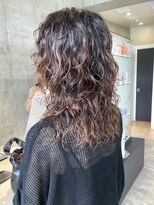 セル(CELL)&nbsp;ロングウルフ　レイヤー　ウェーブパーマ　ダメージレス