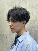 波巻きツイストスパイラルシャドウパーマセンターパート刈り上げ