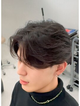 バース バイ ハピネス(BIRTH by happiness) ニュアンスパーマカルマパーマダウンパーマ毛流れセンターパート